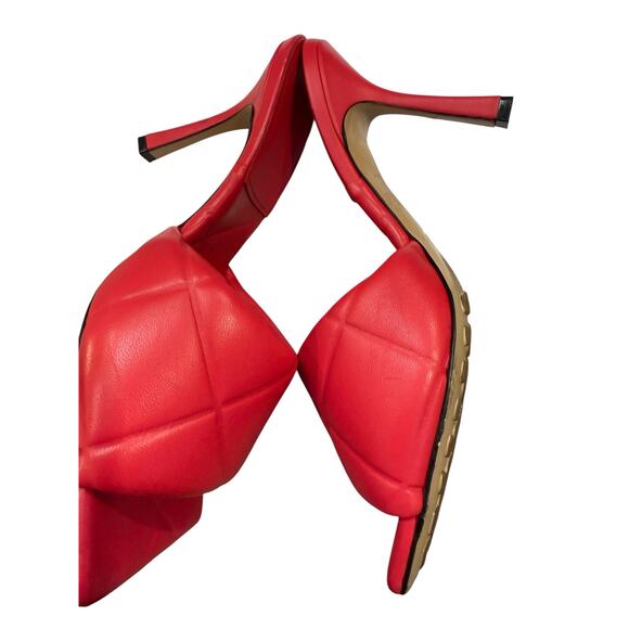 Bottega Veneta Padded Mule in Berry Pink. Size 39 (8.5-9) - Picture 4 of 10